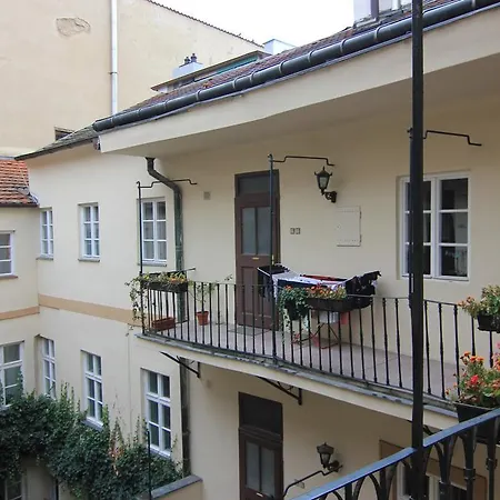 Vlasska House At The 3 Swallows Appartement Prague