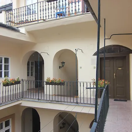 Vlasska House At The 3 Swallows Appartement Prague