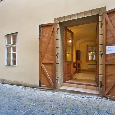 Apartamento Vlasska House At The 3 Swallows *