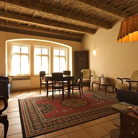 Apartamento Vlasska House At The 3 Swallows Praga