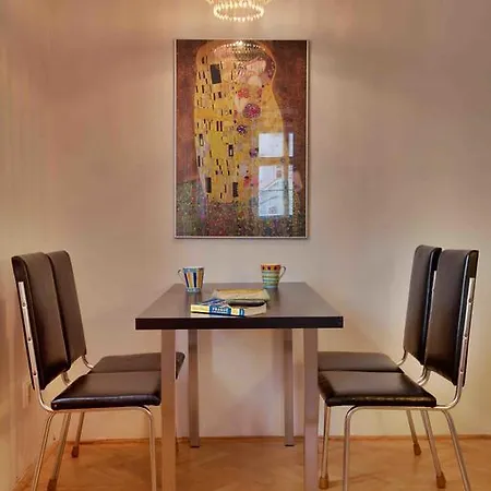 Vlasska House At The 3 Swallows Apartamento Praga