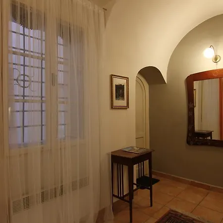 Vlasska House At The 3 Swallows Appartamento Praga