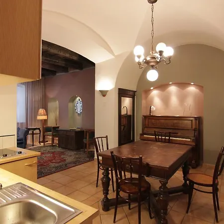 Vlasska House At The 3 Swallows Appartamento