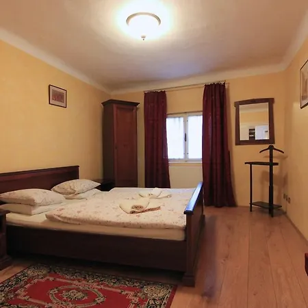 Vlasska House At The 3 Swallows * Praga